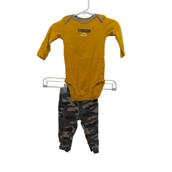 Carter’s Other - Carter’s outfit size 6M